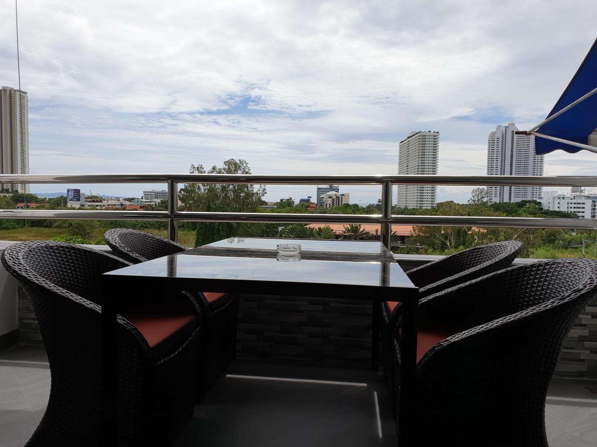 Villa Germania Jomtien Beach Eksteriør billede